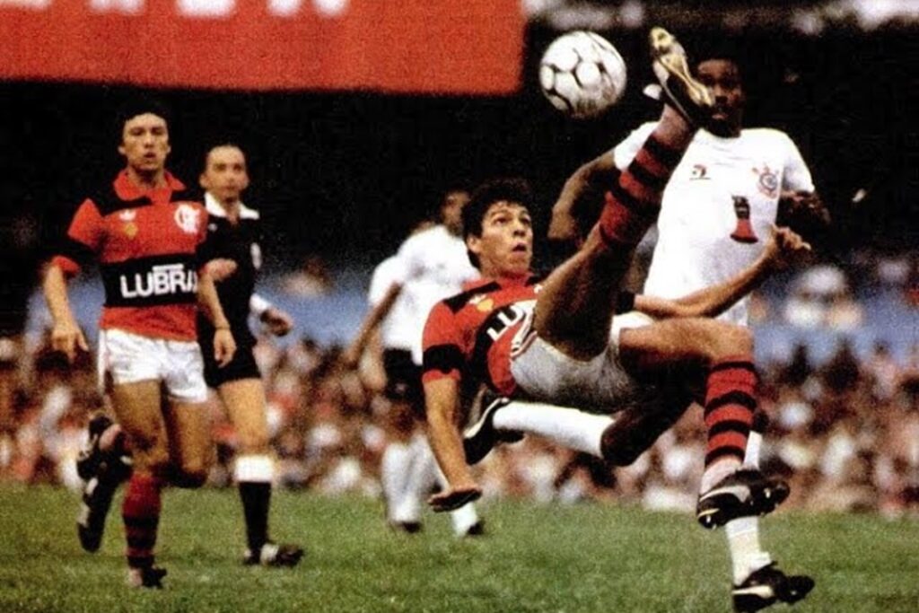 Os 10 Maiores Públicos de Flamengo x Corinthians no Maracanã: Goleadas e Invencibilidade