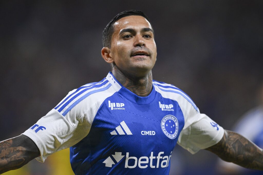 Próximo Adversário do Flamengo no Brasileirão: Cruzeiro Revela Decisão sobre o Futuro de Dudu