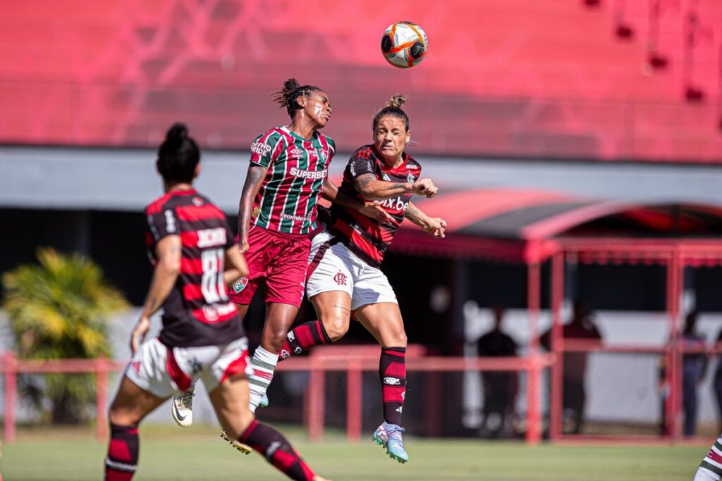 Retrospectiva Completa: Flamengo x Fluminense no Futebol Feminino - História, Confrontos Memoráveis e Fatos Interessantes