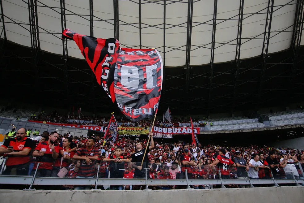 Torcida do Flamengo esgota ingressos rapidamente e promete lotar BH no domingo