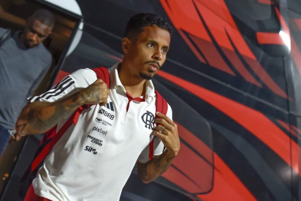 Allan considera positivamente a possibilidade de deixar o Flamengo, segundo site especializado
