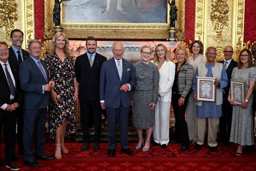 David Beckham recebe título de cavaleiro das mãos do rei Charles III e se torna Sir Beckham