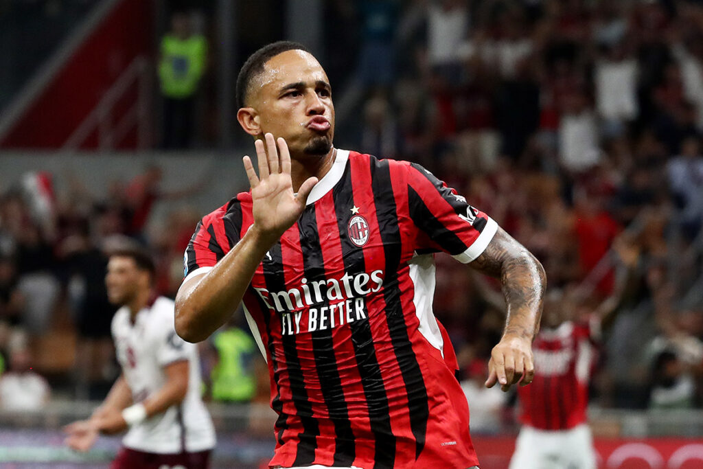 Flamengo em conversações com Noah Okafor, do Milan, segundo imprensa turca