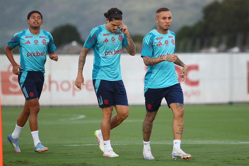 Flamengo retorna aos treinos após descanso e dá início à preparação para o Mundial de Clubes