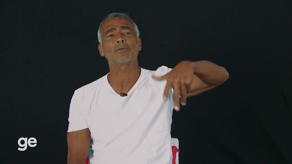 Romário critica injustiça e expressa tristeza pela saída do Flamengo: 'Infelizmente'