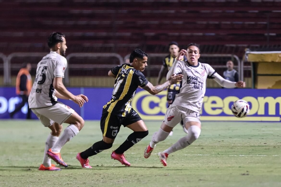 Athletico lidera com 2 a 0, mas Volta Redonda reverte a situação e ganha impulso na disputa contra o rebaixamento