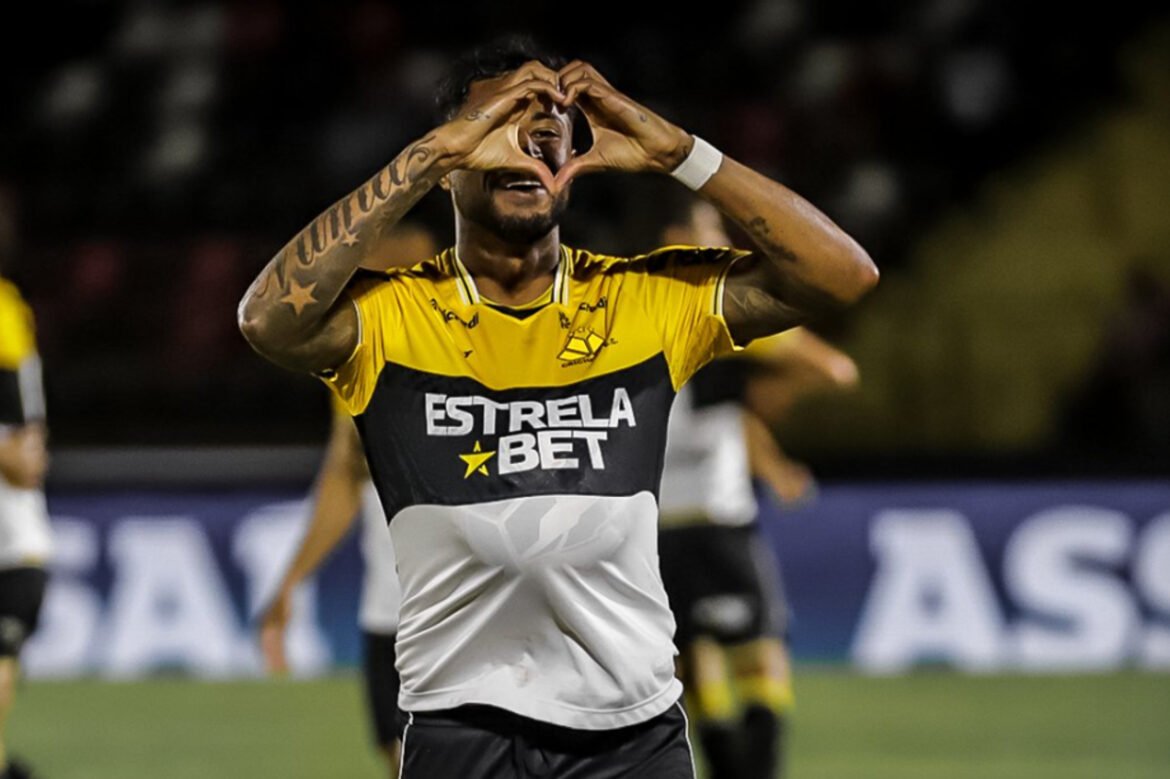 Diego Gonçalves se destaca e Criciúma conquista vitória sobre o Botafogo para permanecer no G4