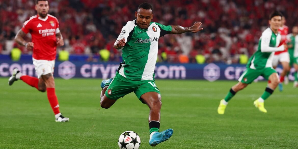 Leeds interessado em contratar alternativa "incontornável" de Paixão por €23 milhões