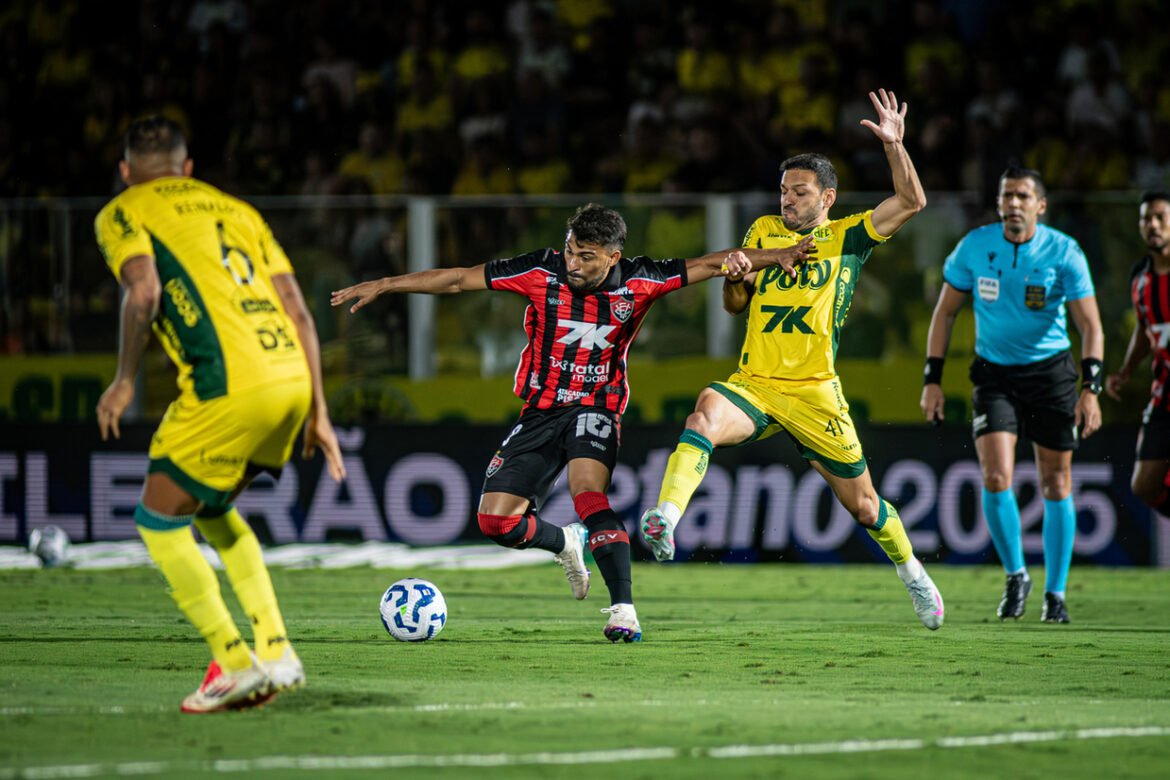 Mirassol e Vitória desperdiçam oportunidades e terminam em empate no Brasileirão