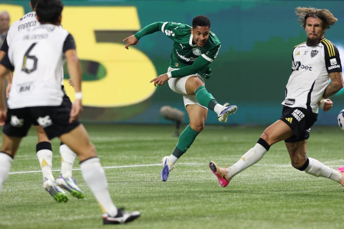 Palmeiras vence Atlético Mineiro em jogo emocionante de cinco gols e se classifica para o G4 do Brasileirão