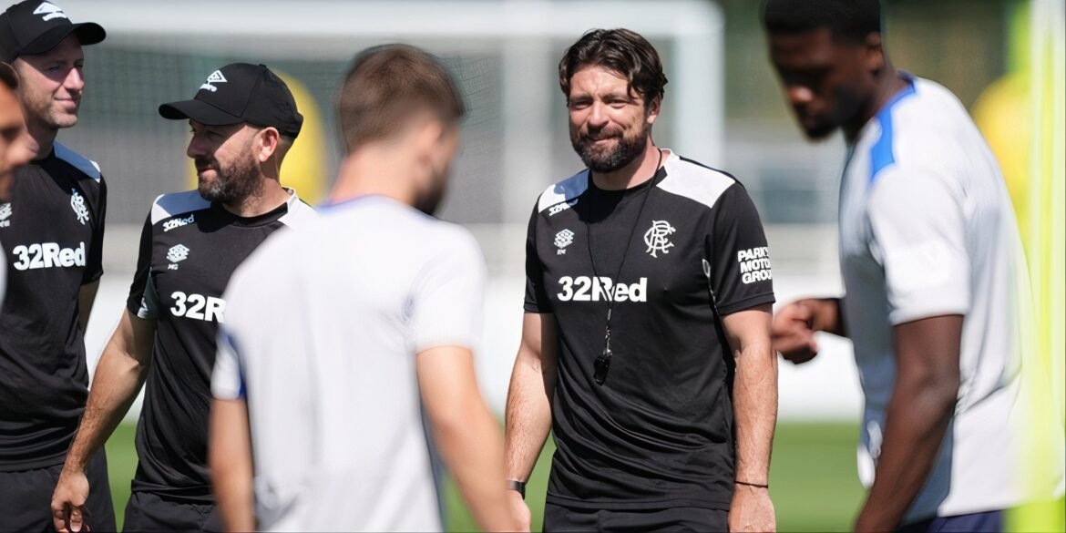 Rangers interessados em contratar jovem europeu de 20 anos versátil, que atua em 6 posições diferentes