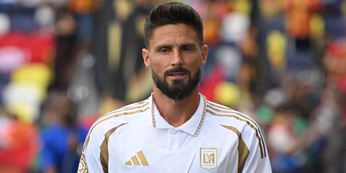 West Ham busca contratar atacante "empolgante" comparado a Giroud