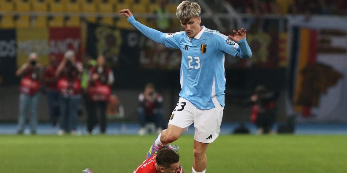 Aston Villa demonstra interesse em contratar atacante e pode fazer proposta em breve