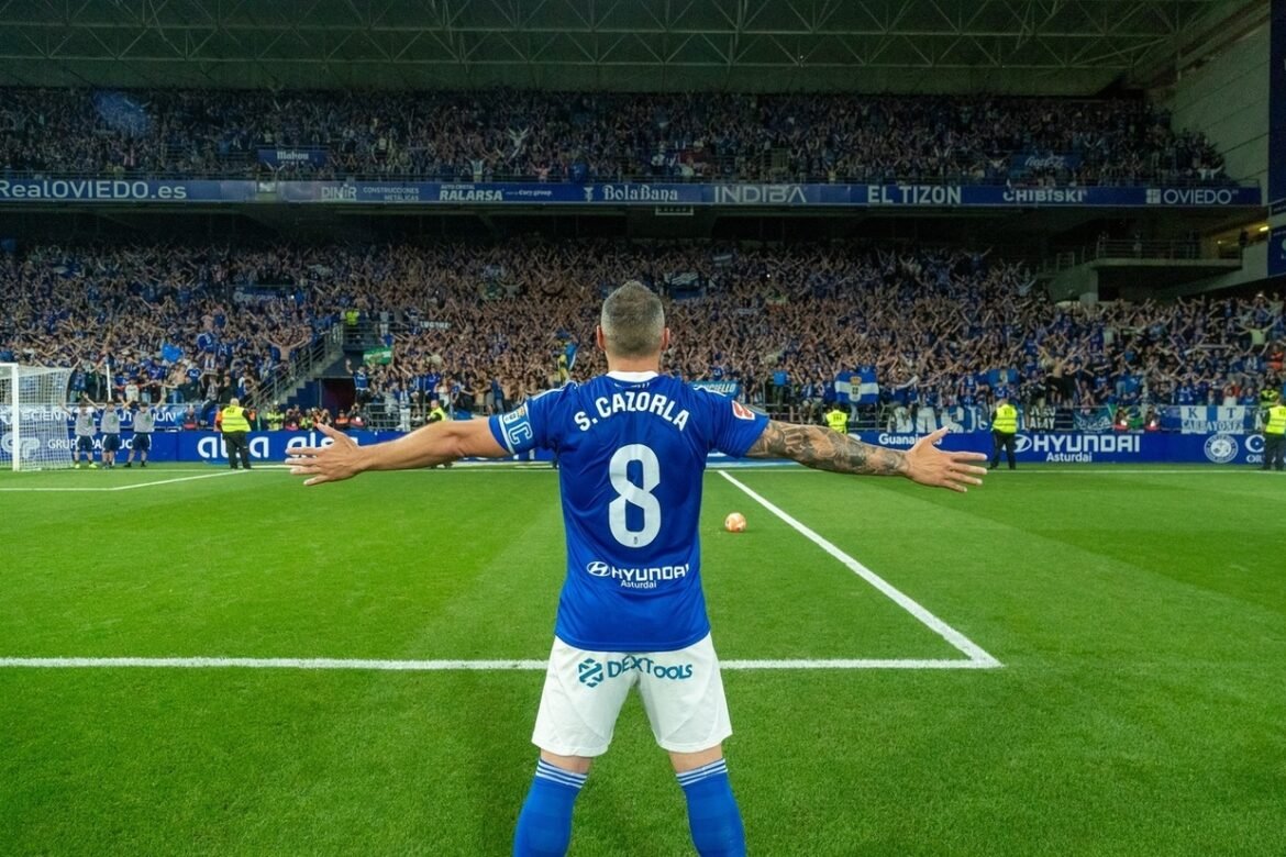 Cazorla, aos 40 anos, é o destaque no retorno do Real Oviedo à La Liga após 25 anos