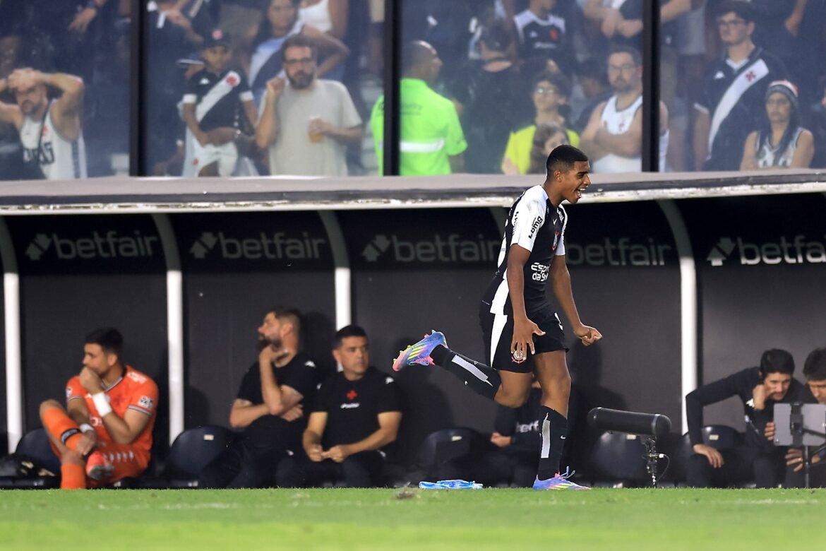 Corinthians fecha renovação com jovem talento avaliado em R$ 100 milhões