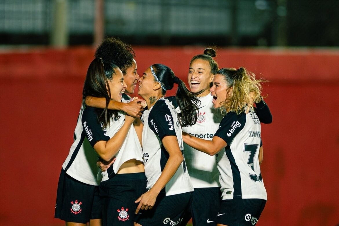 Corinthians vence Cruzeiro nos pênaltis; Flamengo, Ferroviária e Palmeiras se destacam, enquanto Sport faz massacre