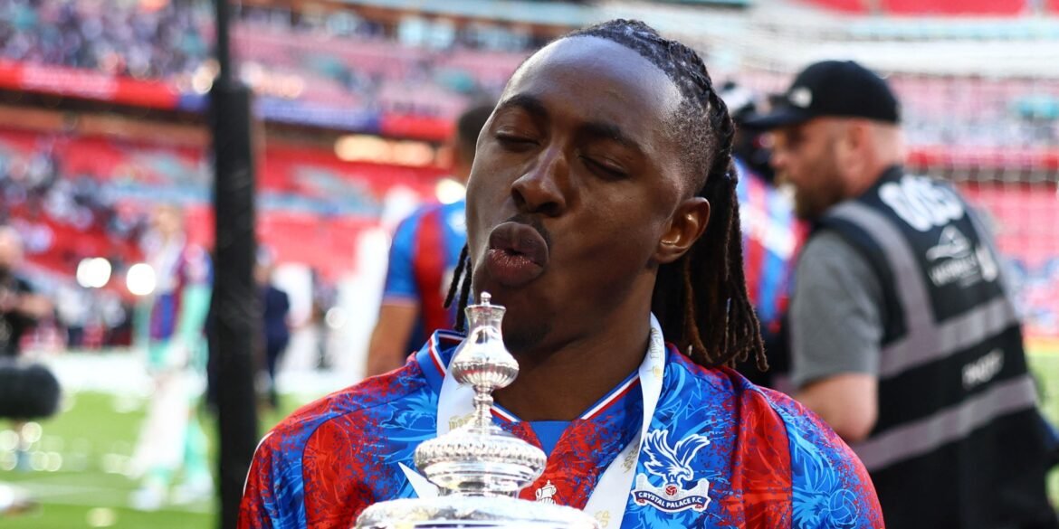 Crystal Palace pode contratar dupla em "movimento surpreendente" para substituir Eze