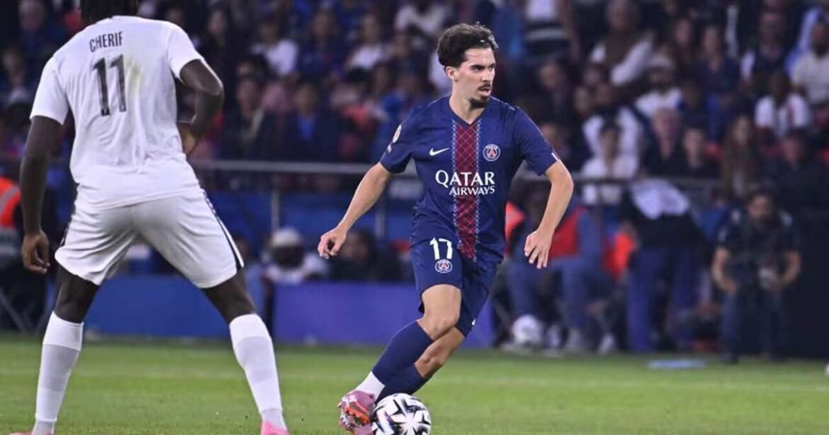 Dembélé perde pênalti, mas PSG supera Angers na Ligue 1