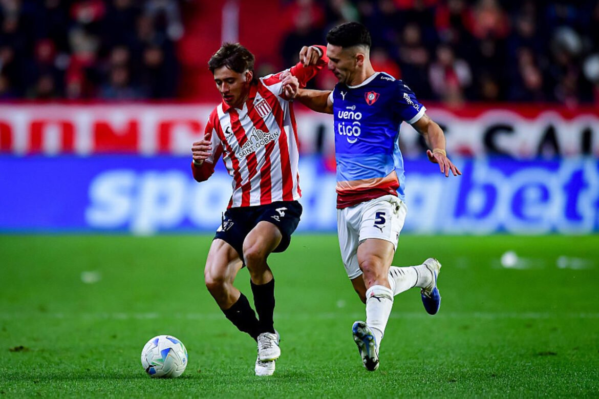 Estudiantes mantém defesa invicta em casa, elimina Cerro Porteño e avança para as quartas de final