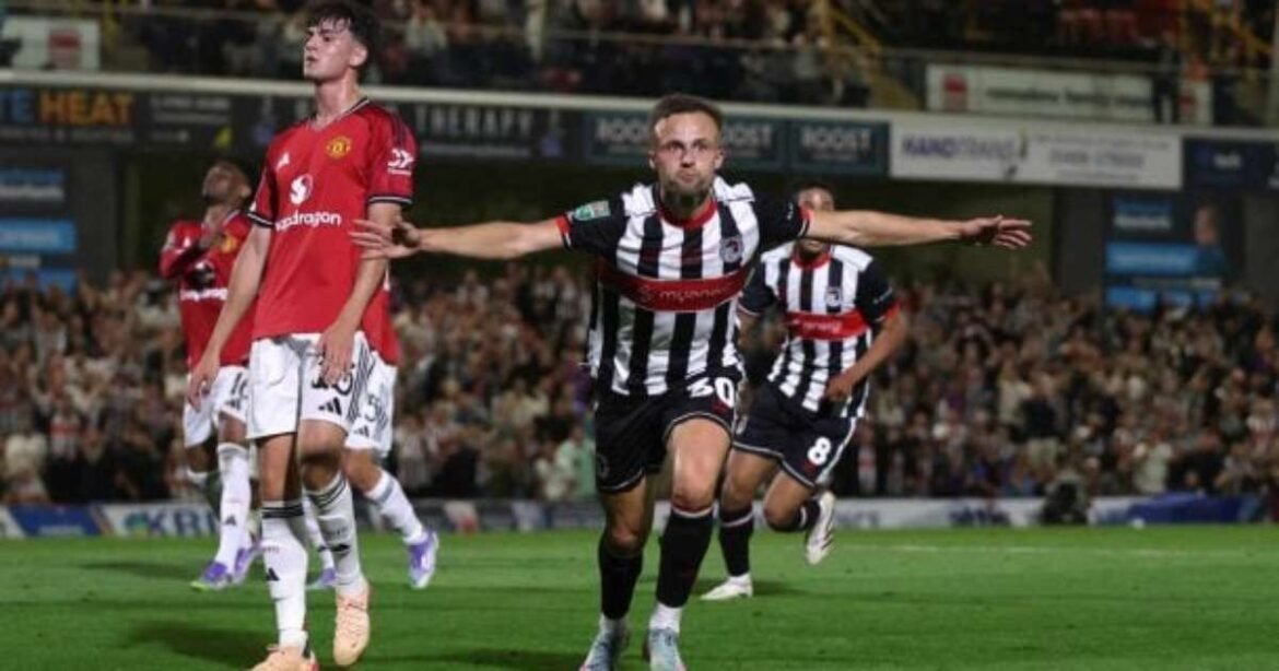 Grimsby Conquista Vitória Histórica ao Superar United em uma Disputa de Pênaltis e Avança na Copa da Liga Inglesa