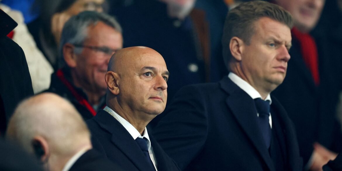 Levy se prepara para apresentar proposta significativa ao Tottenham por talentoso jogador inglês