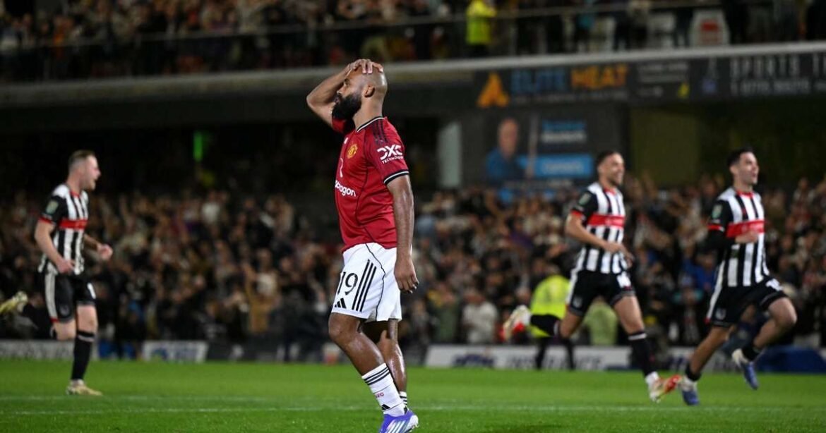Manchester United é derrotado por time da quarta divisão na Copa da Liga Inglesa