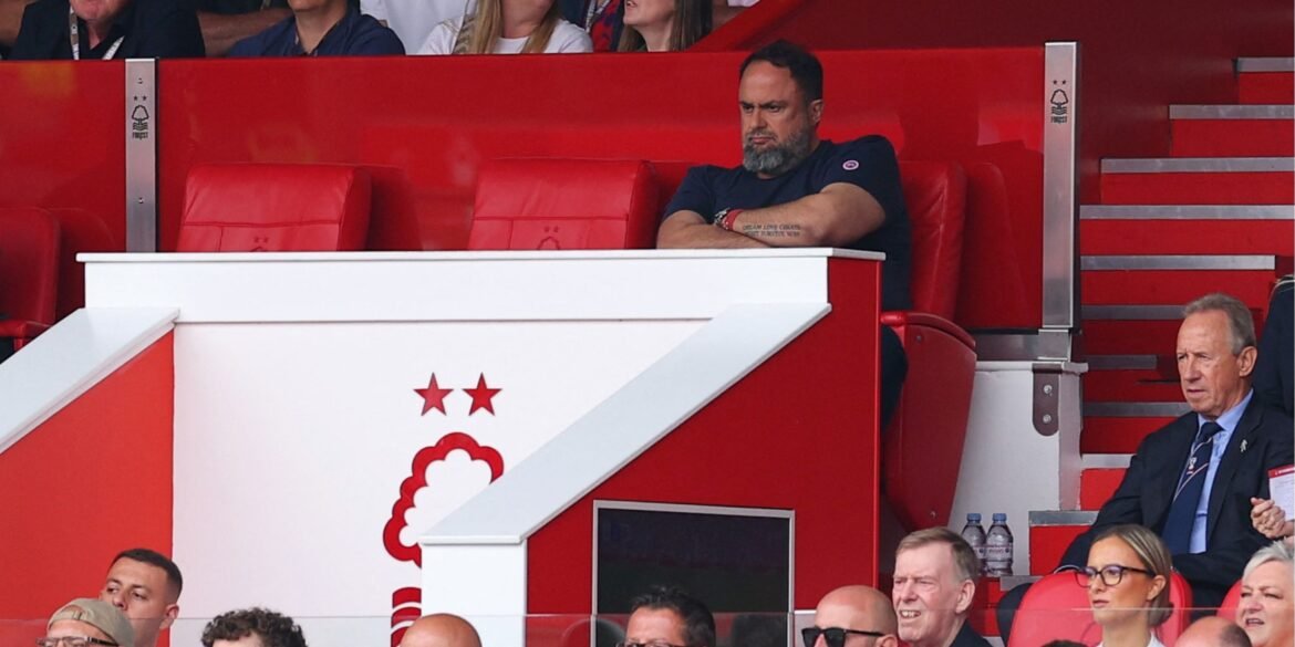 Marinakis faz contato pessoalmente para concluir transferência do Nottingham Forest