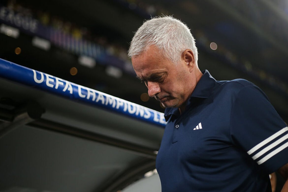 Mourinho acumula eliminações nas fases iniciais e se distancia da Champions League