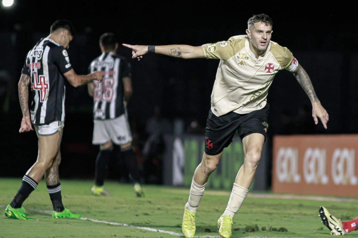 Vasco enfrenta o Galo em busca de vitória para escapar da zona de rebaixamento