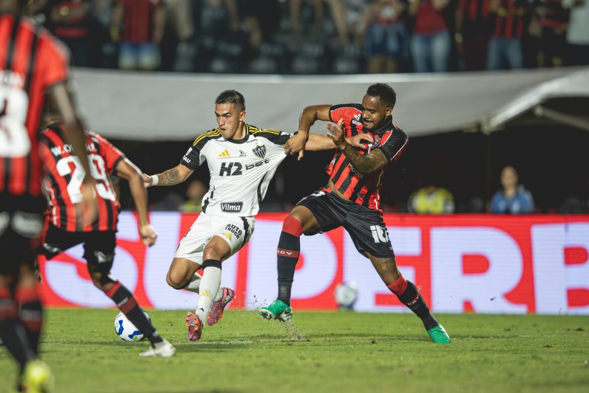 Vitória vence o Atlético em casa e se afasta da zona de rebaixamento no Brasileirão