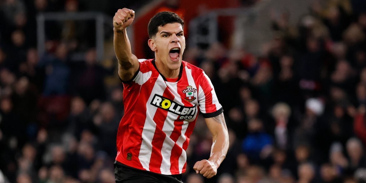 West Ham negocia para contratar "meio-campista goleador"