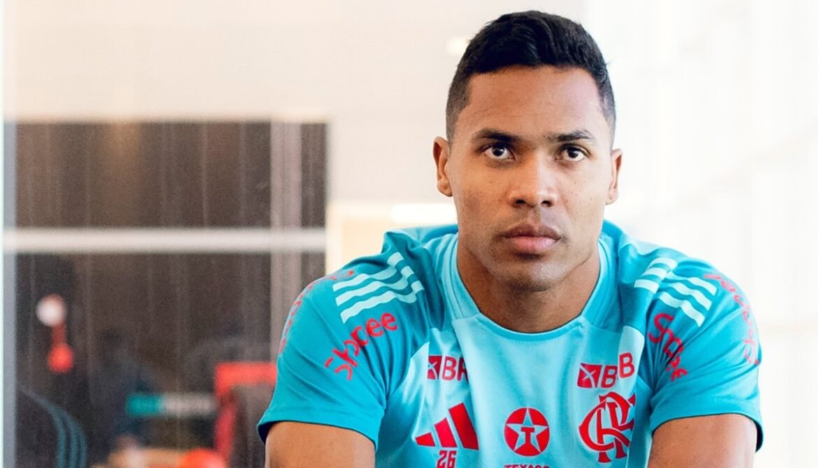 Alex Sandro confirma data de retorno aos campos pelo Flamengo