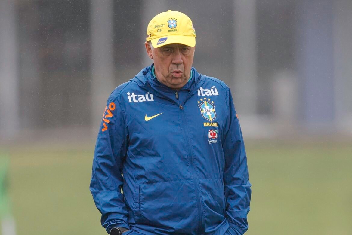 Ancelotti altera equipe e destaca ex-jogadores do Flamengo em preparação para enfrentar a Bolívia.
