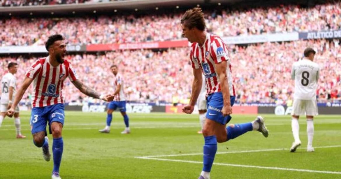 Atlético de Madrid vence de forma contundente e encerra sequência invicta do Real em partida emocionante com reviravoltas