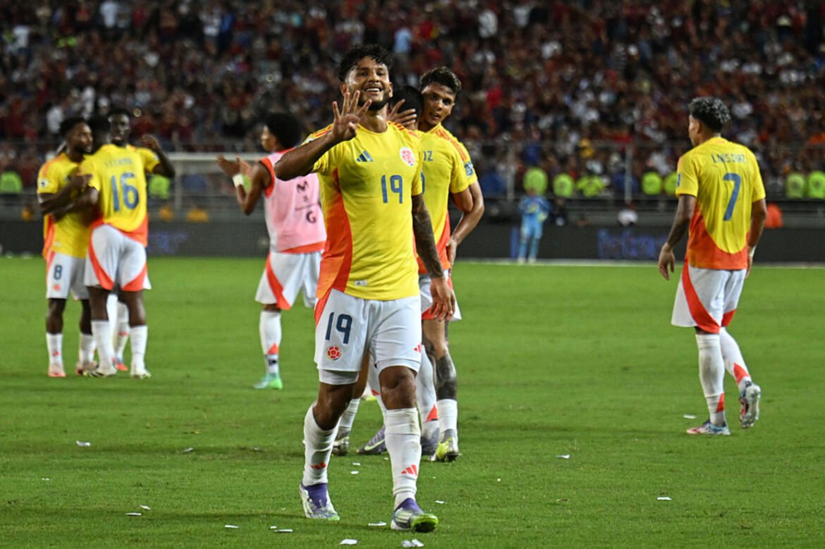Colômbia derrota Venezuela com hat-trick de Luis Suárez e frustra seus sonhos