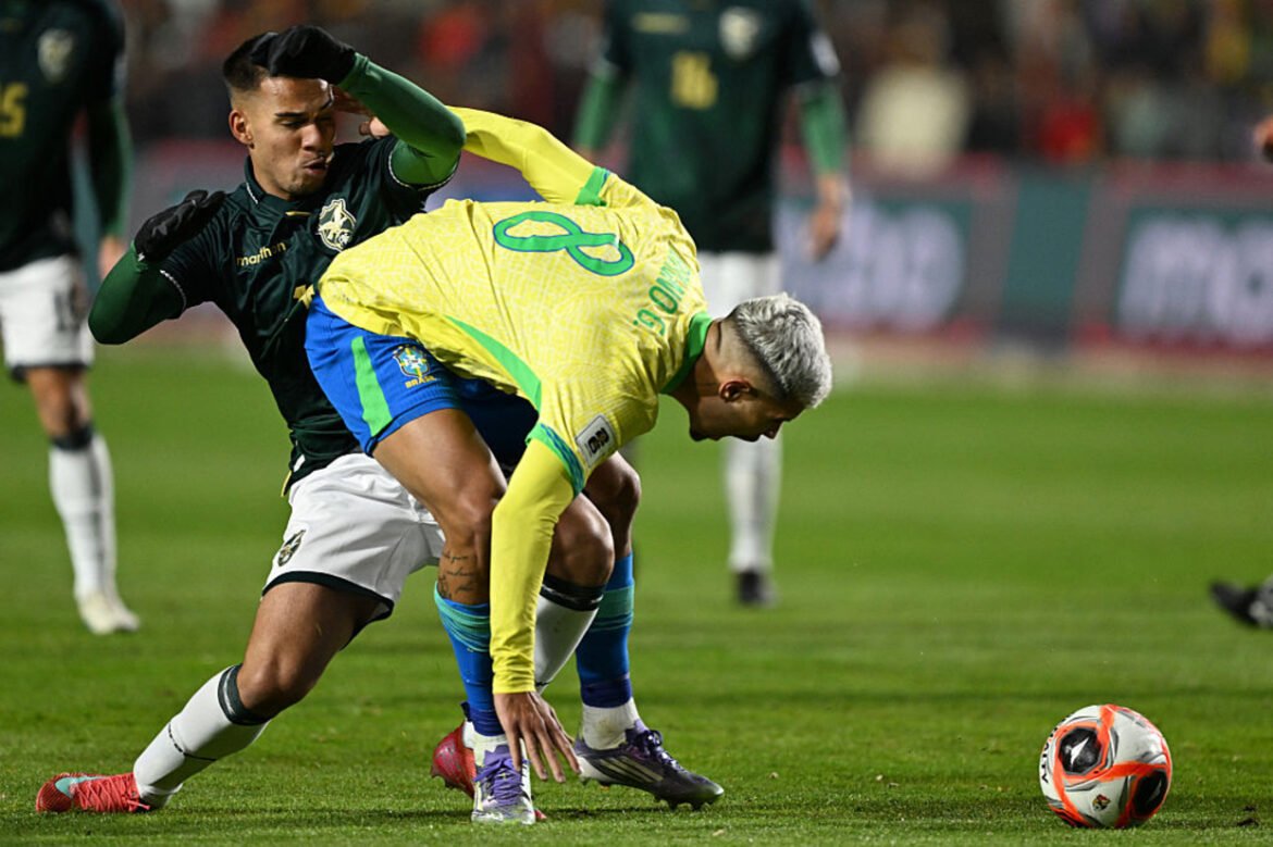 Fabrício Bruno e Bruno Guimarães expressam descontentamento após derrota para a Bolívia