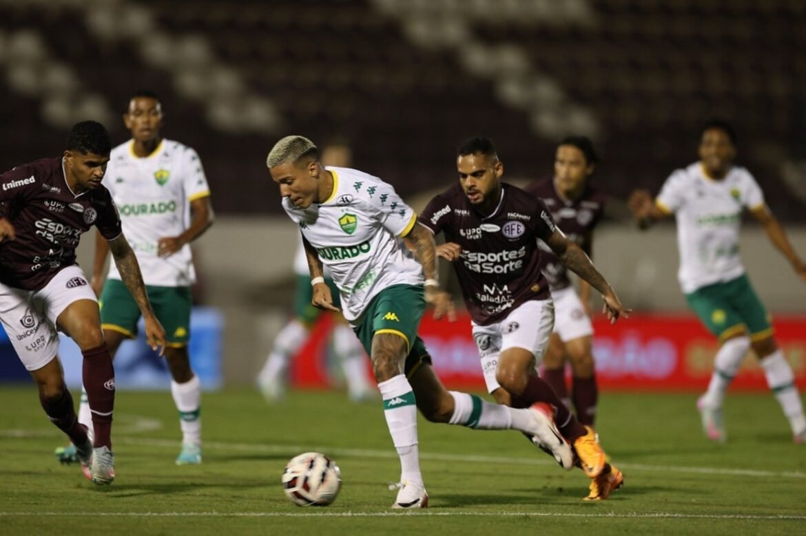 Ferroviária e Cuiabá Empatam na Série B: Jogo Equilibrado com Momentos Marcantes