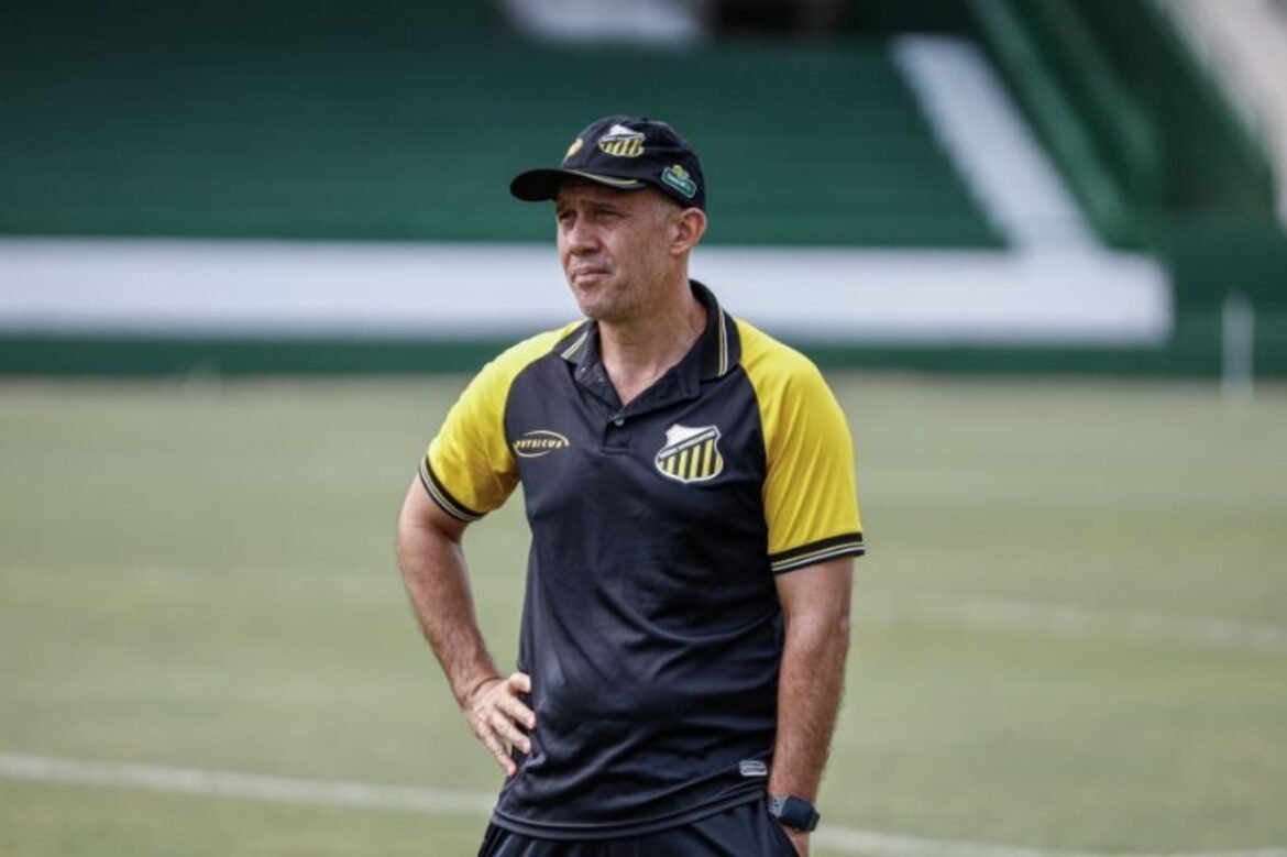 Fortaleza foca em características defensivas na escolha do novo treinador