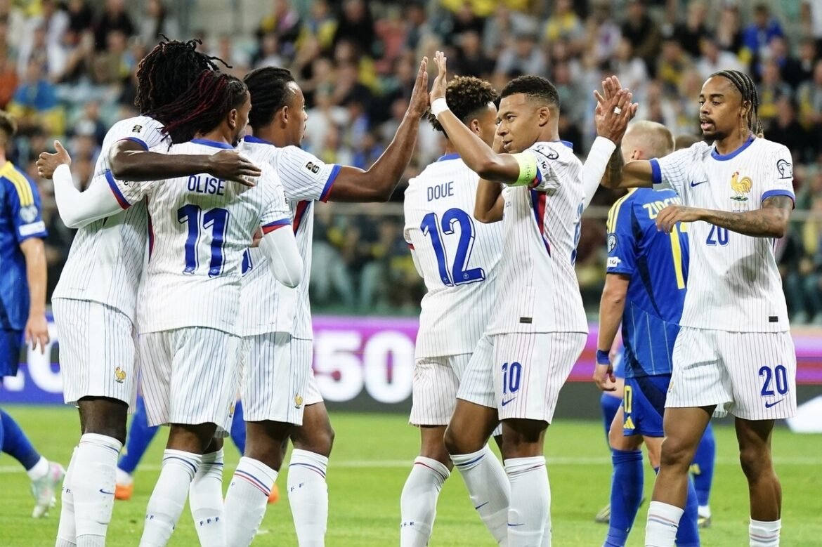 França inicia Eliminatórias com vitória tranquila sobre a Ucrânia