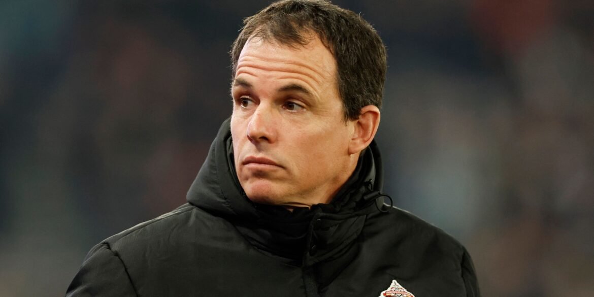 Herói da promoção do Sunderland enfrenta desafios sob a direção de Le Bris