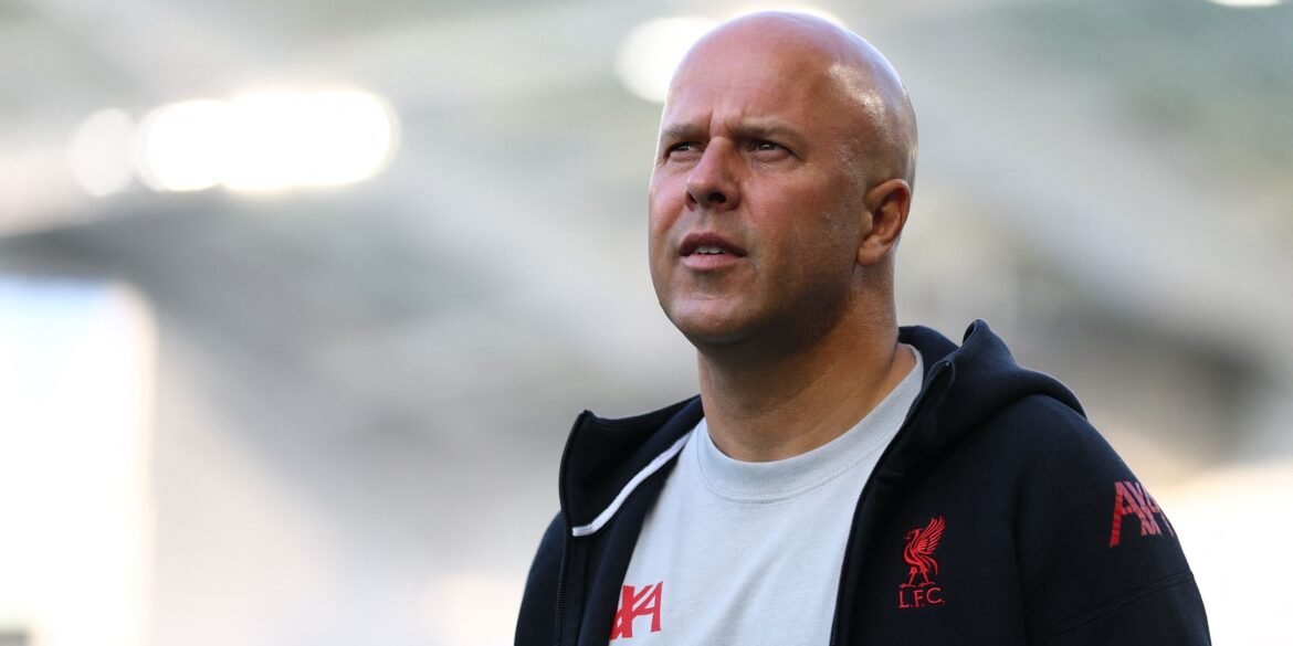 Liverpool busca opções de volantes mais acessíveis do que Baleba e Wharton