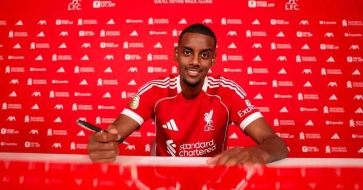 Liverpool confirma a contratação de Isak em negociação expressiva