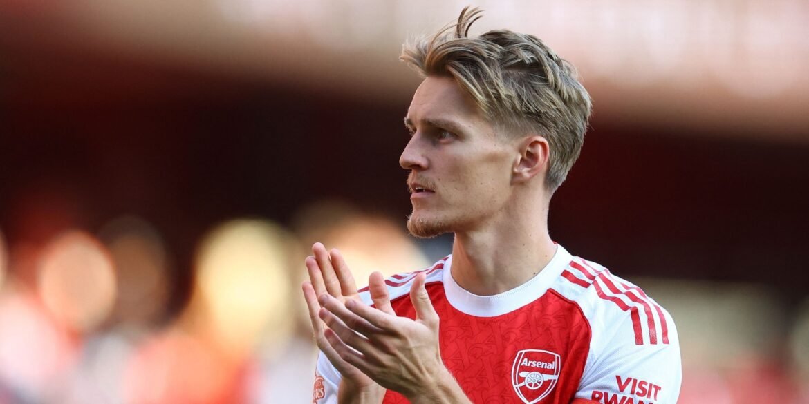 Odegaard afirma que ícone 'completo' é o melhor da história do Arsenal