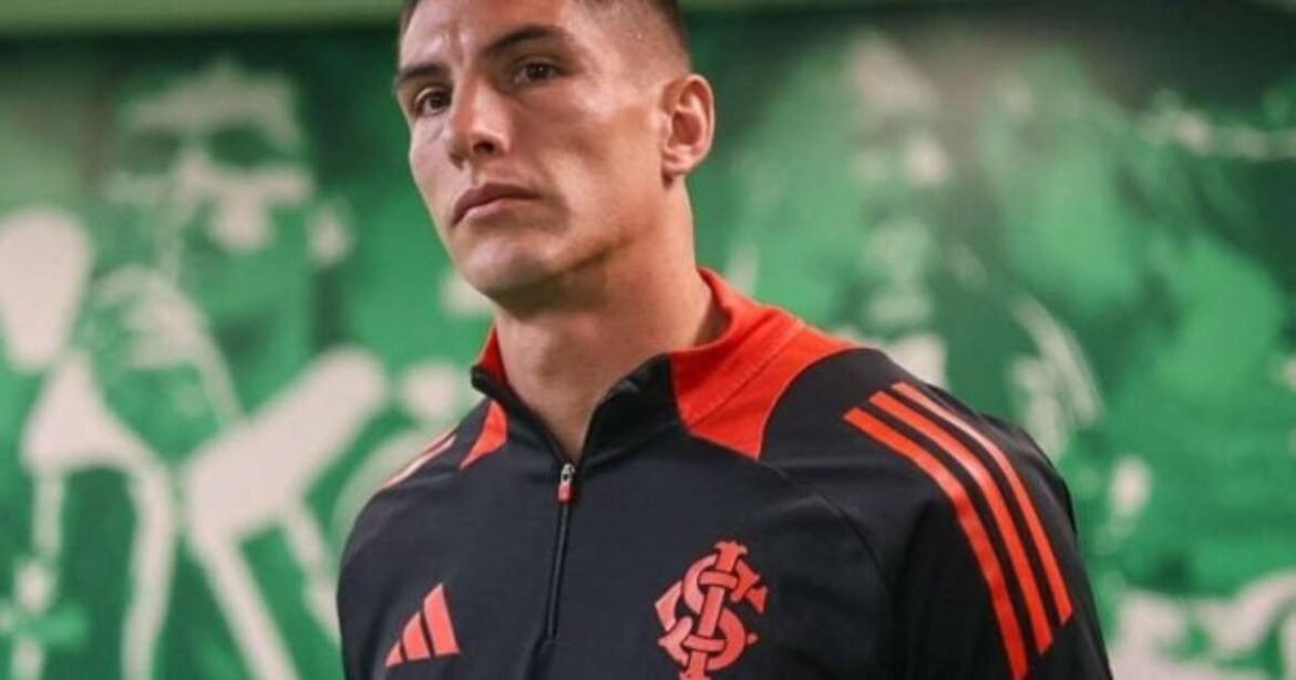 Rochet se lesiona novamente, e Anthoni assume posição de titular no Internacional