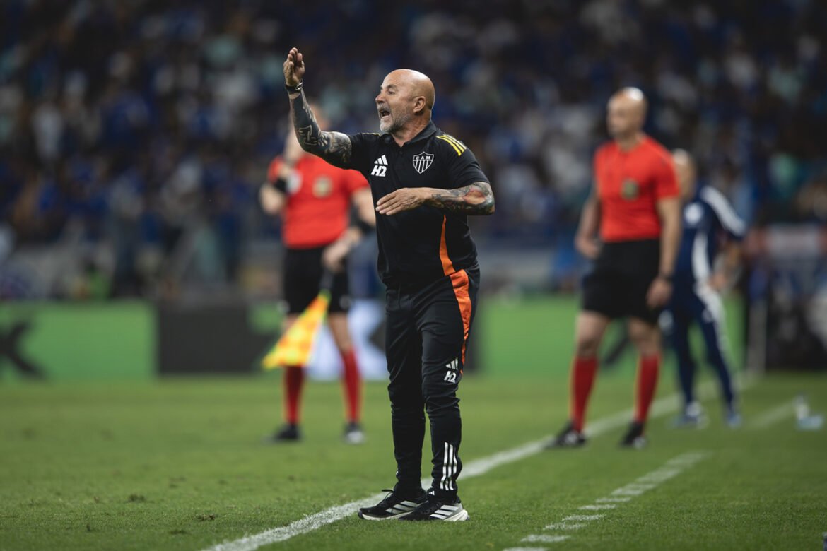 Sampaoli exige evolução após a eliminação do Galo: 'Precisamos aprimorar bastante'
