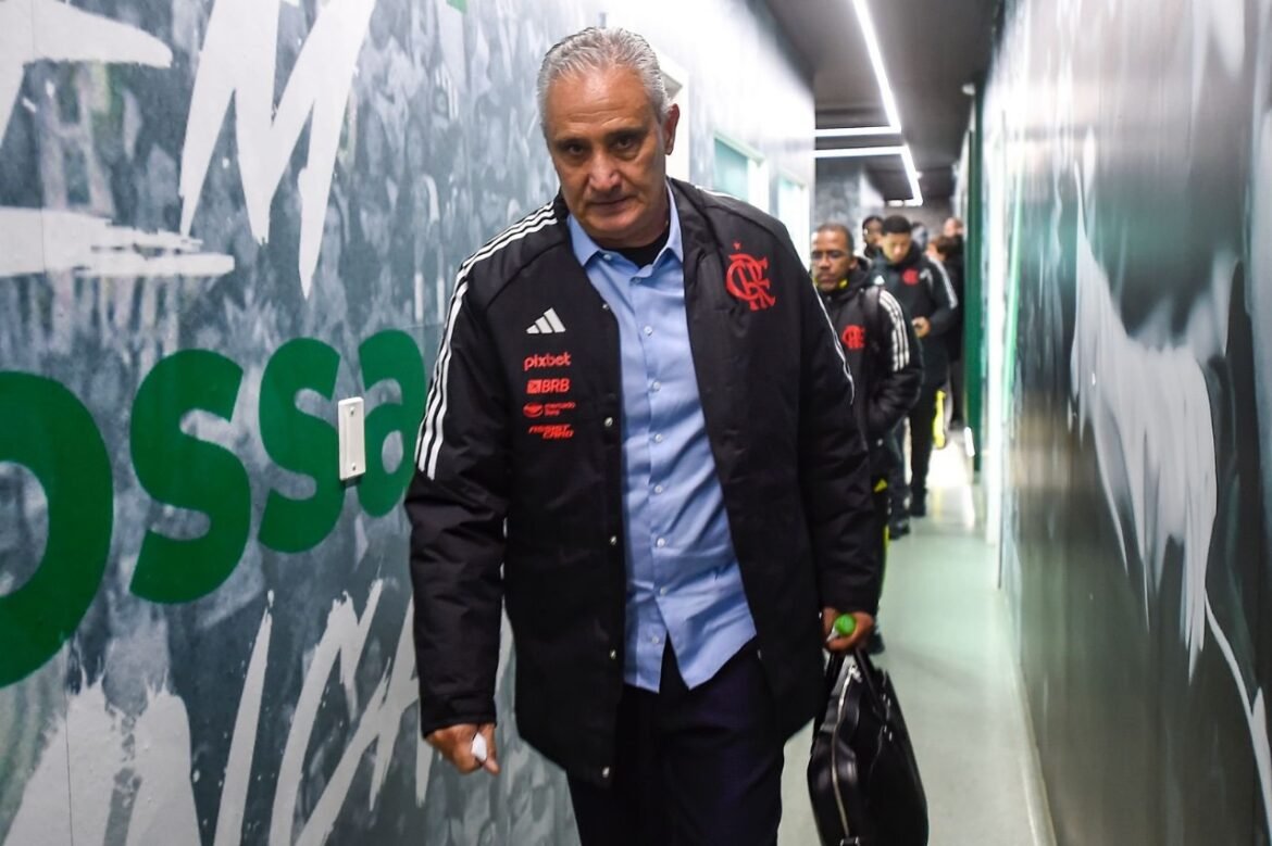 Tite, ex-treinador do Flamengo, planeja retorno ao futebol em breve