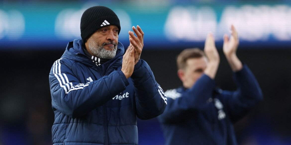 Treinador britânico mira vaga e busca superar Nuno e Bilic na disputa pela posição