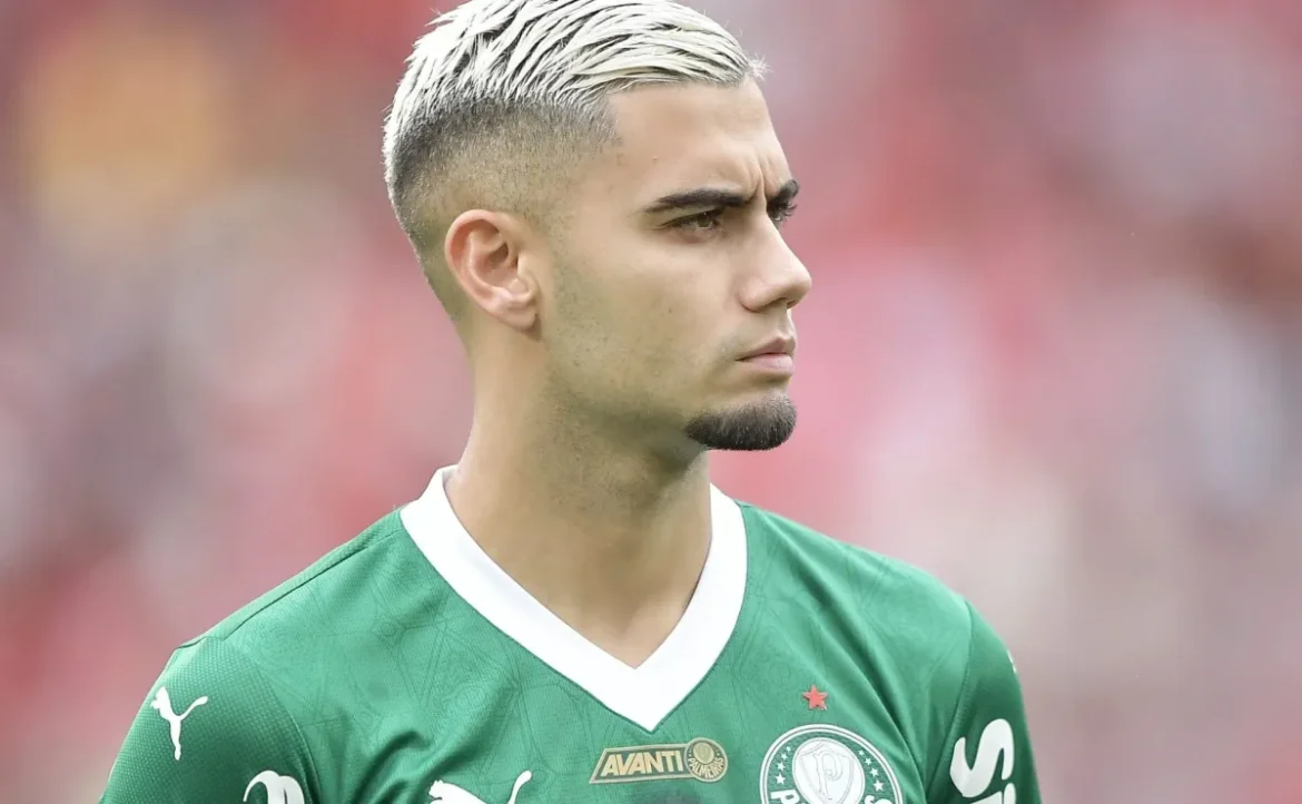 Andreas Pereira recebe apoio de Abel Ferreira no confronto entre Palmeiras e Cruzeiro