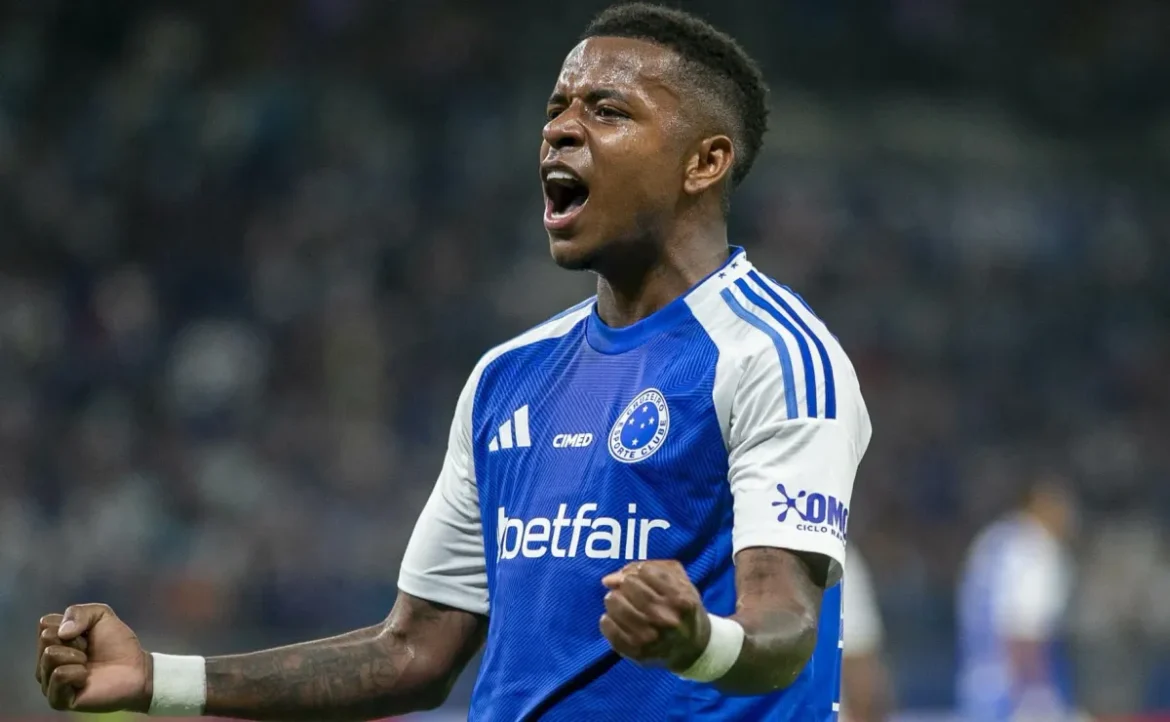 Arroyo se destaca, Cruzeiro conquista vitória sobre o Fortaleza e aumenta a pressão em Palmeiras e Flamengo