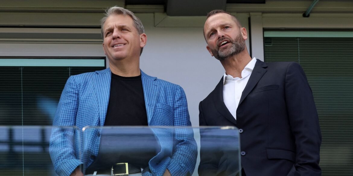 Aston Villa tenta desviar jogador promissor de clube de Todd Boehly, considerado um dos melhores laterais jovens.